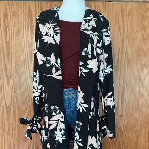 Roz & Ali floral open front blazer